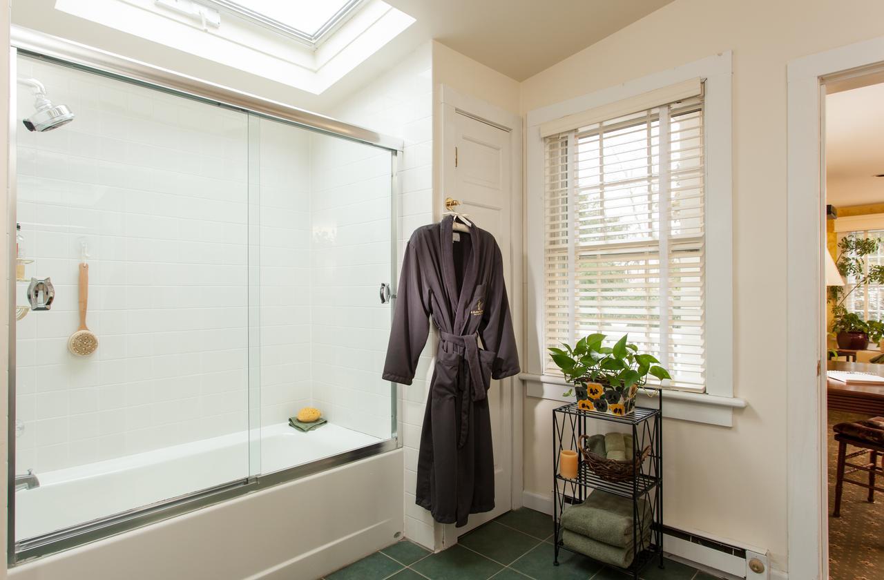 A Butlers Manor Bed & Breakfast Southampton Exterior foto