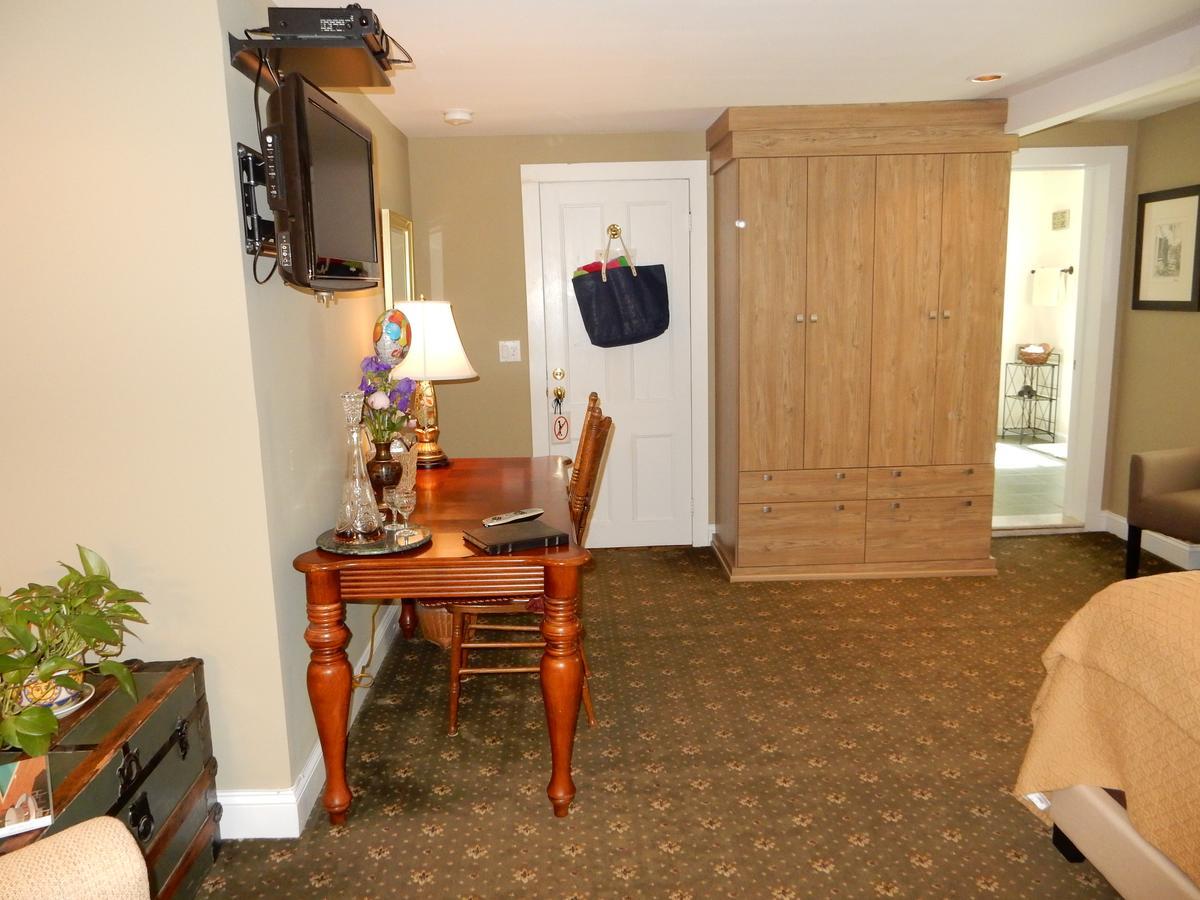 A Butlers Manor Bed & Breakfast Southampton Exterior foto